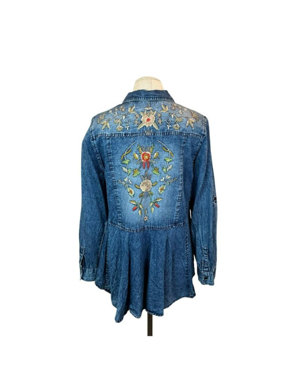 Lola P. Embroidered Cotton Denim Button-Up Shirt Womens Size Medium Blue - Picture 2 of 9